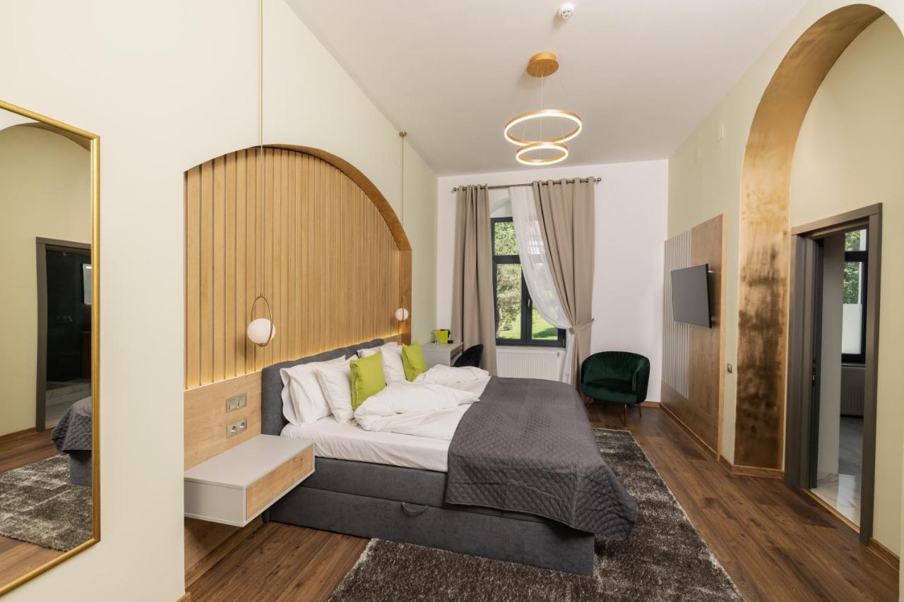 Haller Boutique Târgu-Mureş Exteriör bild