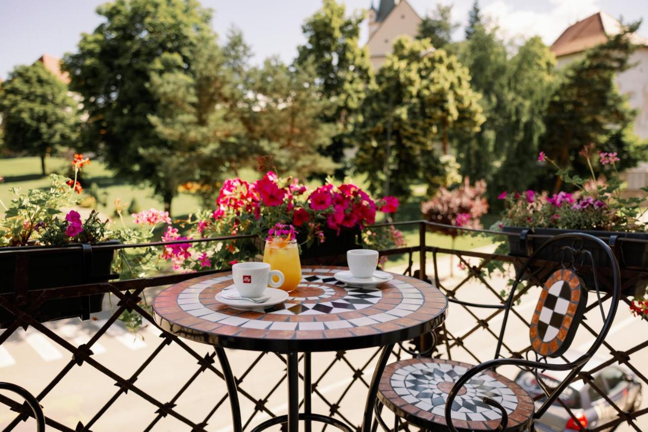 Haller Boutique Târgu-Mureş Exteriör bild