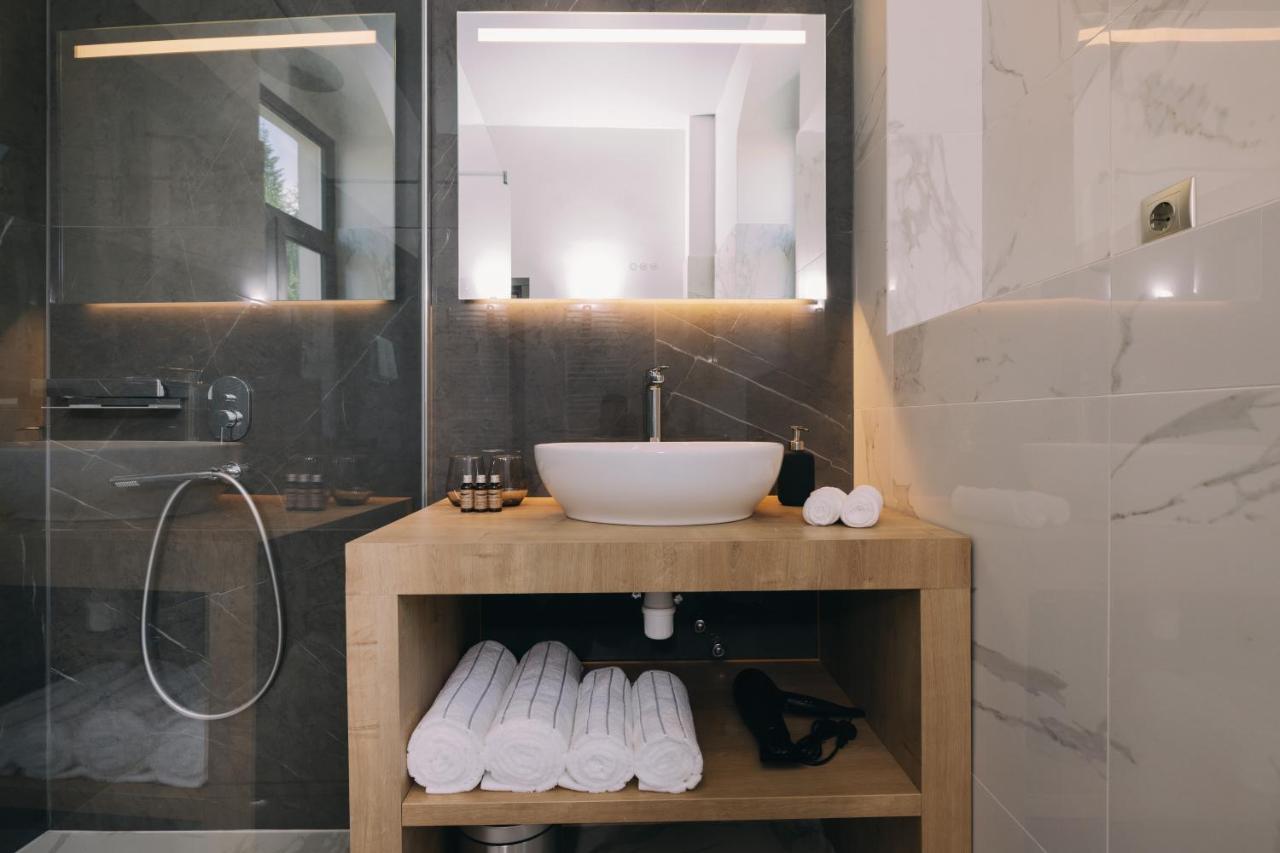 Haller Boutique Târgu-Mureş Exteriör bild