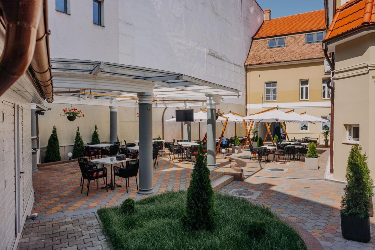 Haller Boutique Târgu-Mureş Exteriör bild