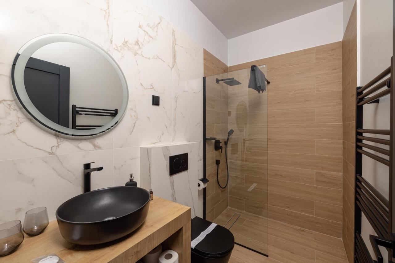 Haller Boutique Târgu-Mureş Exteriör bild
