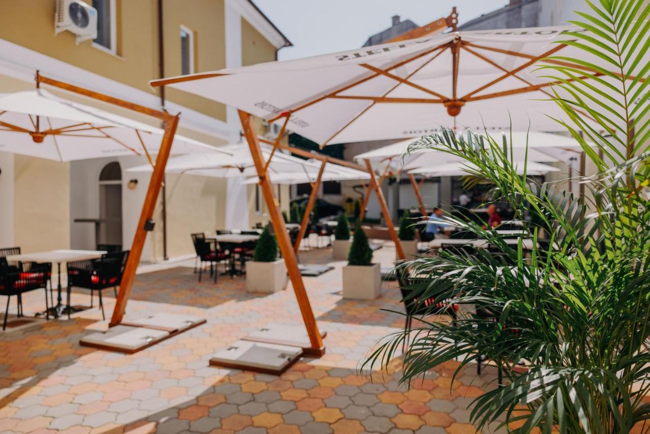 Haller Boutique Târgu-Mureş Exteriör bild
