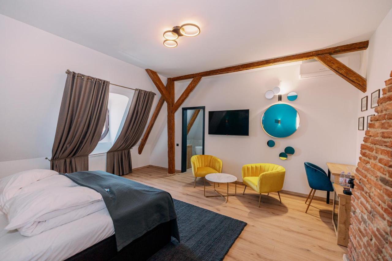 Haller Boutique Târgu-Mureş Exteriör bild