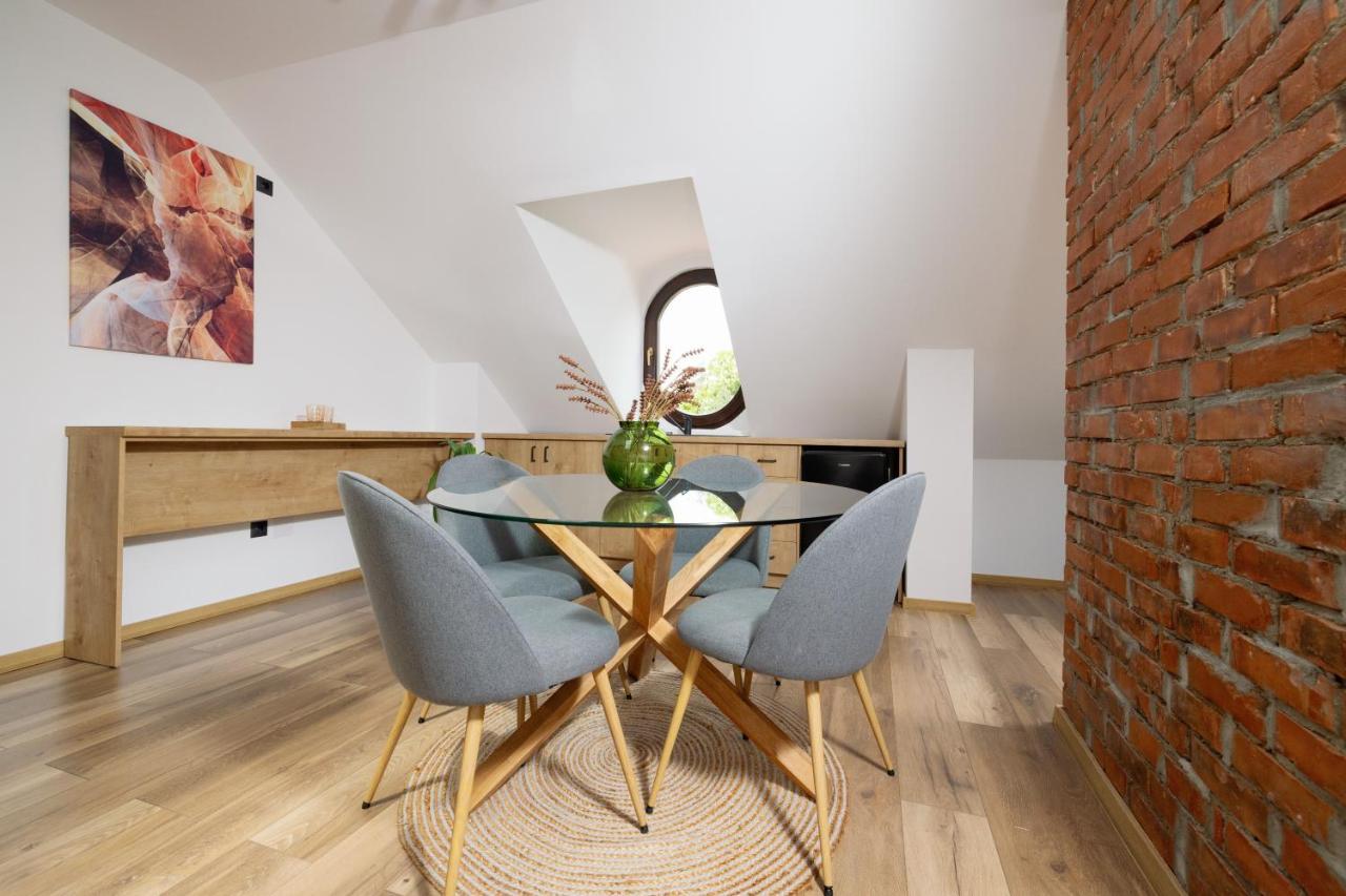 Haller Boutique Târgu-Mureş Exteriör bild